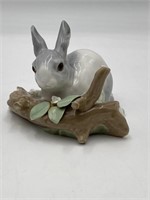 Lladro Porcelain Figurine Bunny Rabbit Eating -