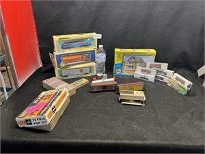 LARGE LOT OF RR HO SCALE TRAIN CARS AND MISC.