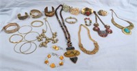 19 PC STATEMENT JEWELRY *BLING*GOLD TONE