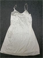 Vintage Cabernet full slip, size 38, 20" /44