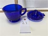 Vintage Cobalt Blue Juicer & 2 Cup Measuring Cup