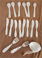 K - MOTHER OF PEARL SPOONS & KNIVES (C72)