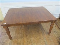 HEAVY LARGE 2000'S WOOD KITCHEN TABLE 67 X 48 X 30