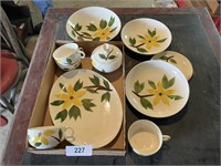 Vintage Golden Jasmine Pieces