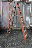 Green Bull 8' Fiberglass Aluminum Ladder