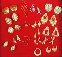 (17) PAIRS 14K HOLLOW GOLD EARRINGS & JACKETS