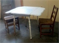 Drop leaf table with 2 wood chairs