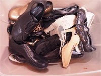 Container of size 10 women's shoes including