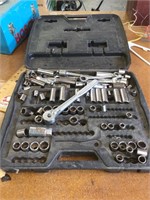 Large set of sockets and ratchet