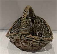 Vintage Wicker Rattan Basket Fixed Handle 15” x