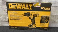 New Dewalt 3/8" Drill/ Driver Kit