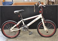 Police Auction: Reebock Freakshow Youth Bike