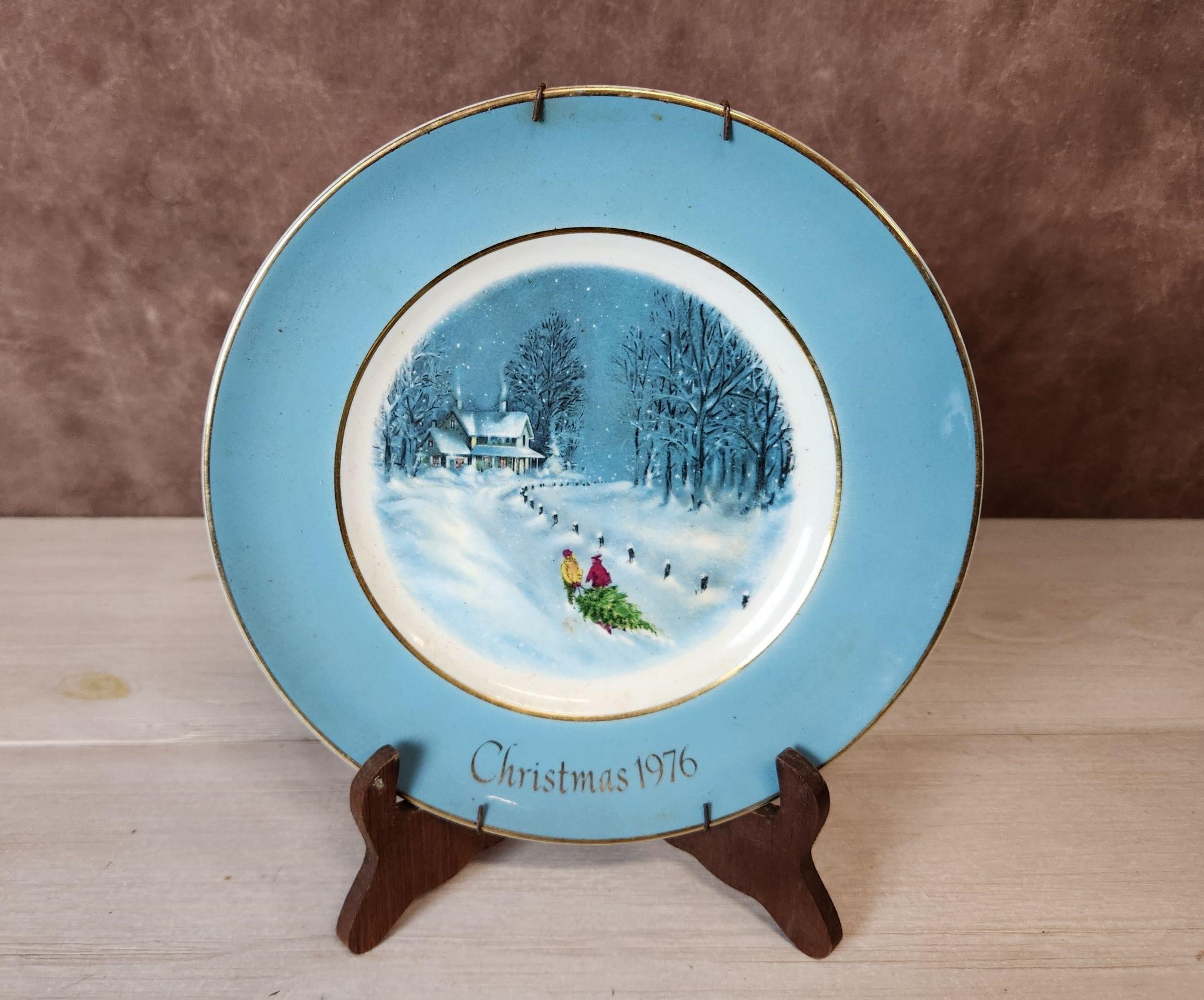 Vtg Christmas 1976 Wall Plate