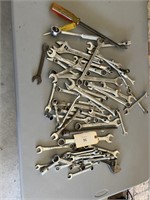 LARGE LOT OF WRENCHES SOME CRAFTSMAN