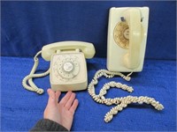2 older rotary telephones