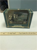 Ertl Ford Model T Die Cast Model Car