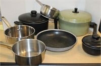 SELECTION OF COOKWARE INCLUDING CEPHALON