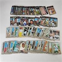 ASSORTED LOT OF 1970 & 1971 TOPPS BASEBALLS CARDS
