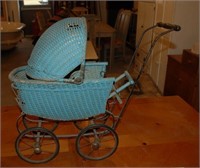 Antique baby/doll coach