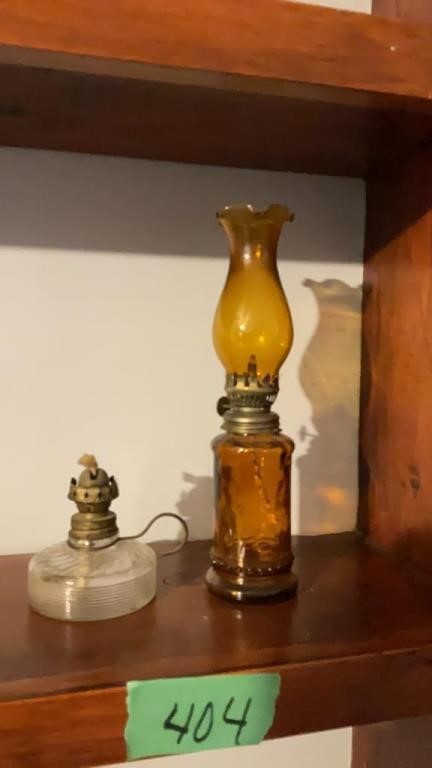 Small oil lamps