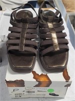 Donald Pliner - (Size 6.5) Shoes