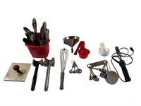 LOT - Cooking tools & utensils. See photos