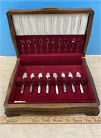 18 Silver Plate Spoons In Flatware Chest