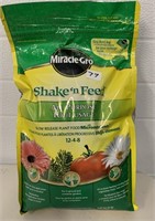 Miracle Gro Shake N Feed (new Bag) NO SHIPPING