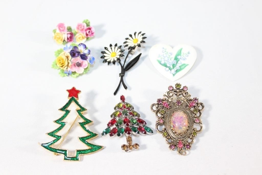 Lot of Vintage Costume Brooches / Clip Earrings