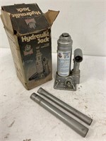 Hydraulic 2 ton bottle Jack.