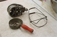 Pulley, curry comb, Jar grabber