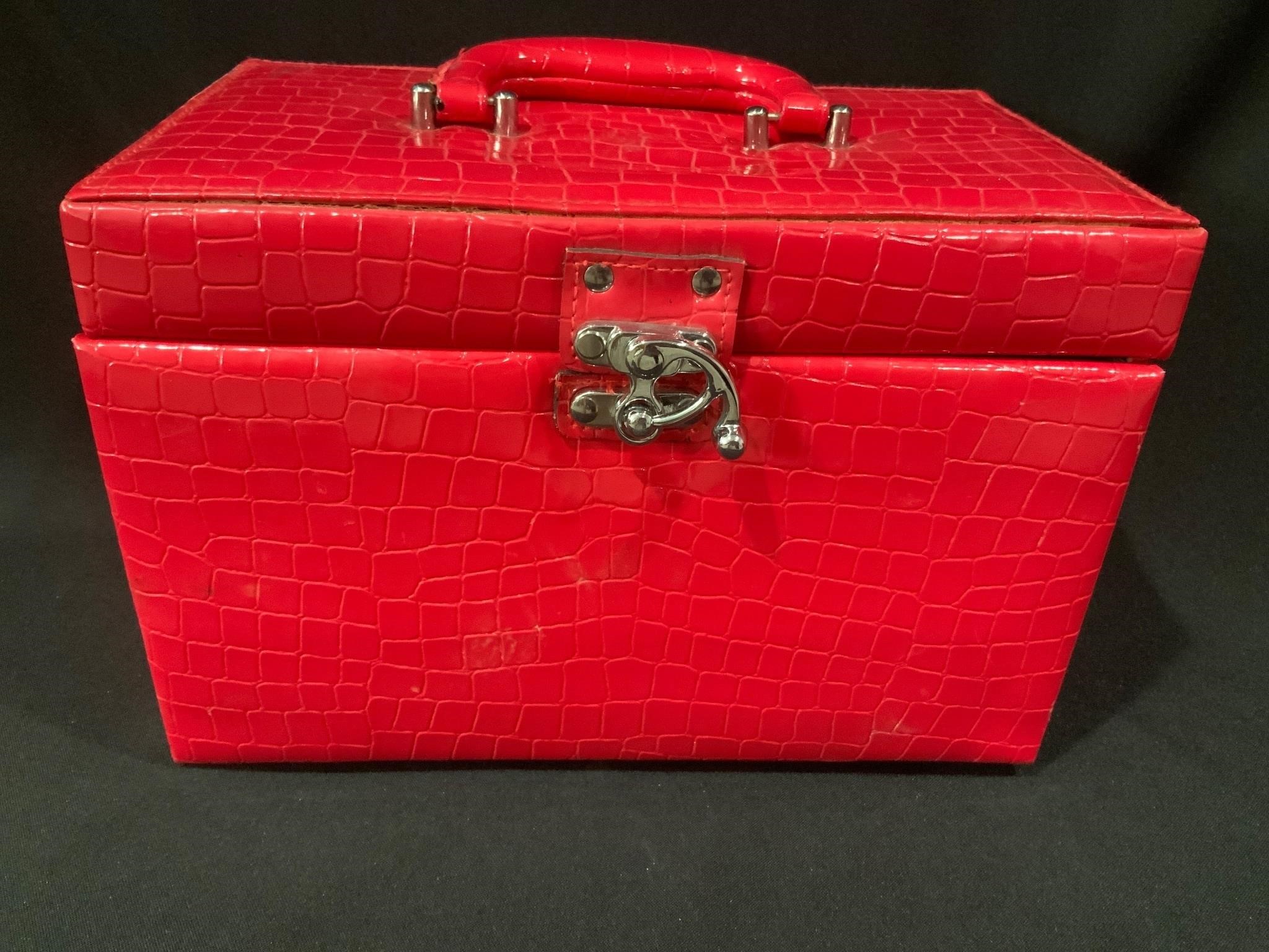 Red Vinyl Make-up Carrying Case
