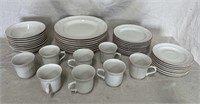 40 Piece Made in China Dish Set