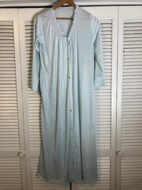 VINTAGE NIGHTGOWNS, HOUSECOATS, SLIPS & MORE - ENDS 6/30/24