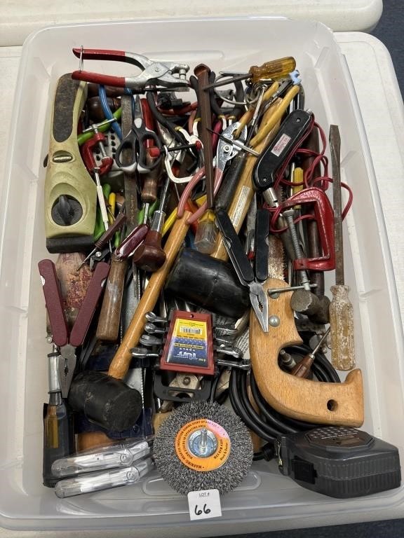 TOTE OF MISC HAND TOOLS