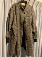 Stephanie Mathews Gray/Black Coat Size 20