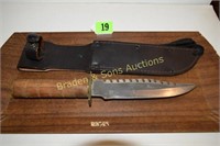 USED FIXED BLADE KNIFE WITH 7" BLADE AND