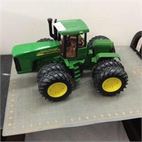 John Deere articulate 4WD w/duals