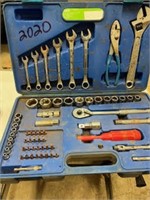 Westward combo-wrench set, wrenches and sockets