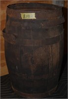 102B: Wood barrel