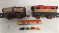 Old Fashion Locomotive and 3 Carriages Metal