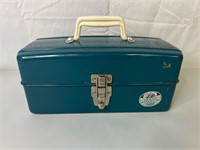 Union Chests Water-tite Tackle Box w/ Misc Tackle