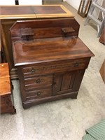 Early Eastlake washstand. 31 x 17 x 40