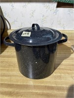 Small Enamel Pot with Lift out Insert