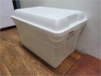 Clear RUBBERMAID Small Tote@11inWx16inLx10.5inH