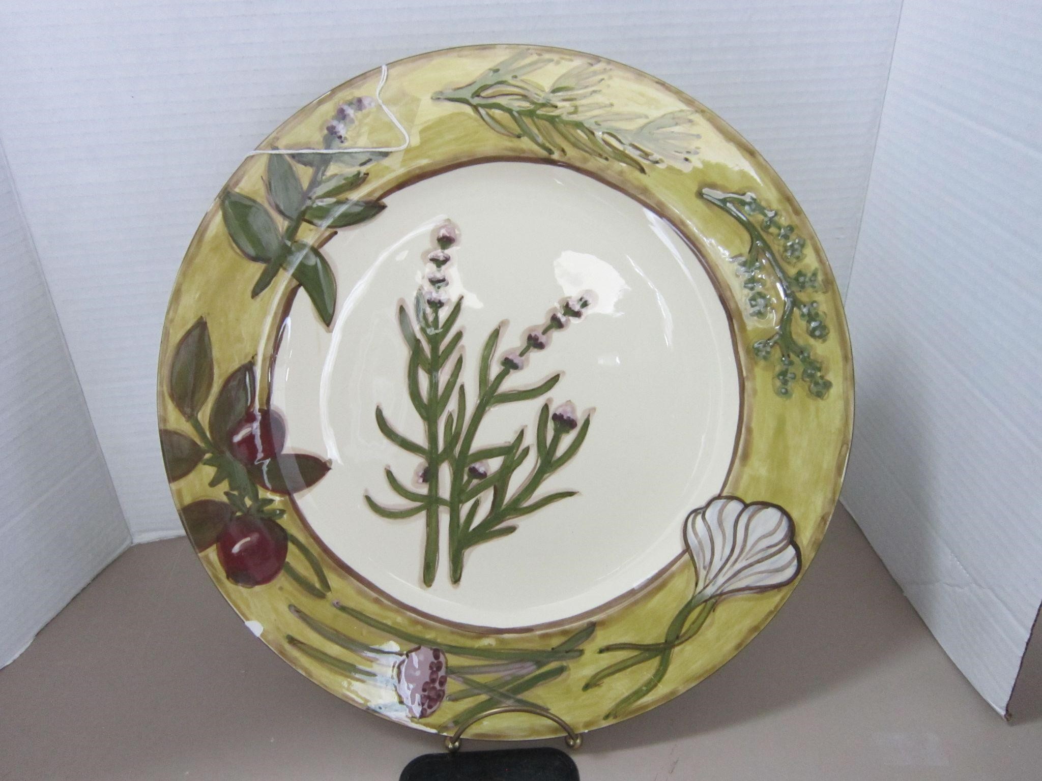 COLLECTIBLE PLATE WITH STAND