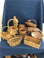 Unique Baskets Lot of 10 Corn Cob Basket Wine