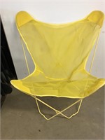 2 retro folding chairs