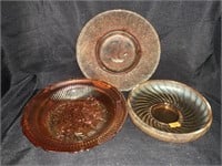 3 VINTAGE CARNIVAL GLASS BOWLS & PLATES - 6 “ TO