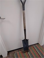 post hole shovel